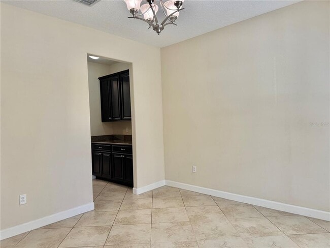 Building Photo - 2262 Romanum Dr