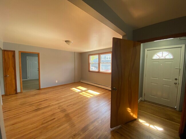 Building Photo - 468 Avenue A