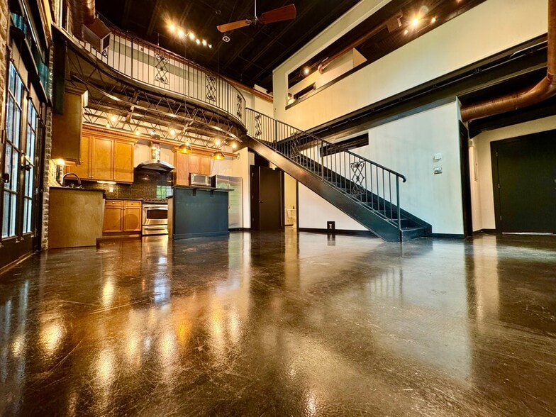 Building Photo - 5434 Peachtree Rd