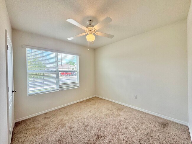 Building Photo - 632 Autumn Stream Dr