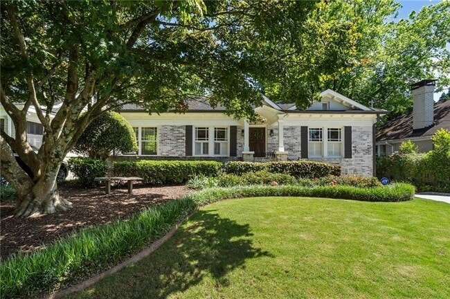 Building Photo - 663 Yorkshire Rd NE