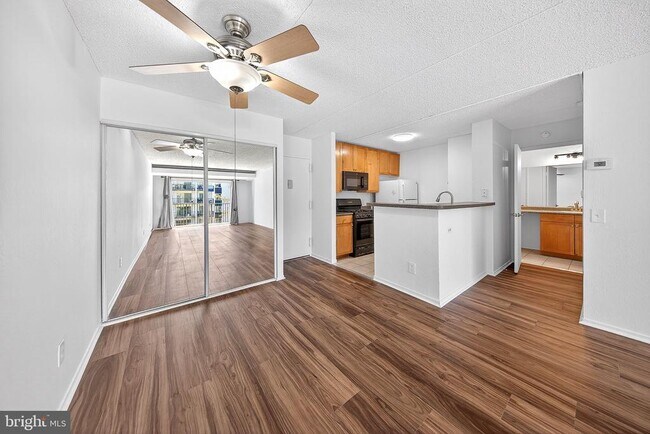 Building Photo - 60 S Van Dorn St