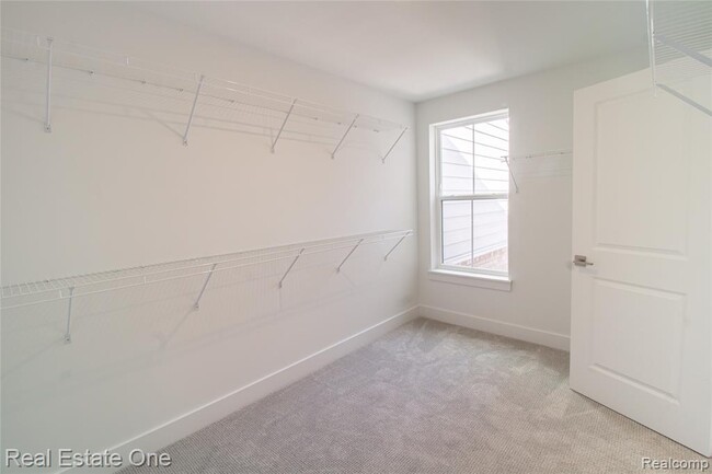 Building Photo - 49530 Coldwater Rdg Dr