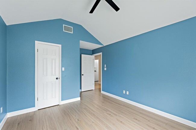 Building Photo - 1816 White Indigo Trail