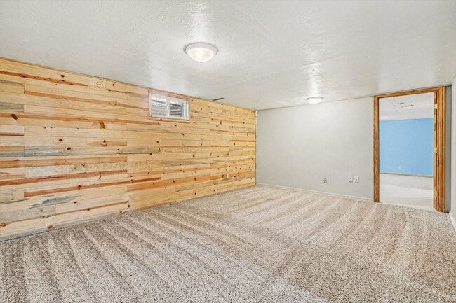 Building Photo - 6881 Fox Way