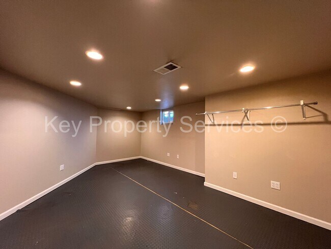 Building Photo - Charming Two Bedroom House near Downtown V...