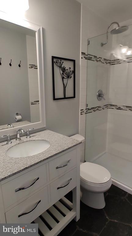 Building Photo - 442 Darby Ln