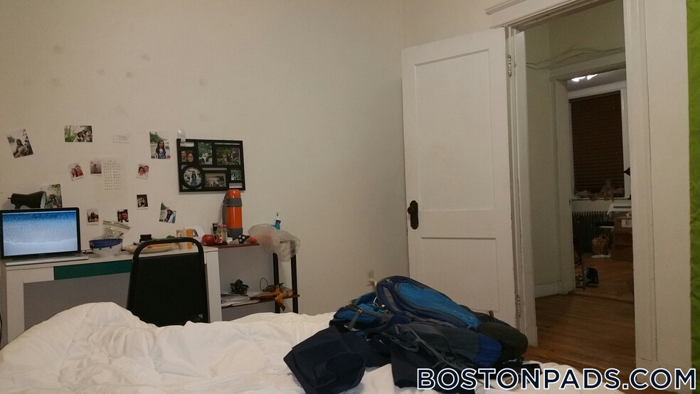 Building Photo - 56 Queensberry St