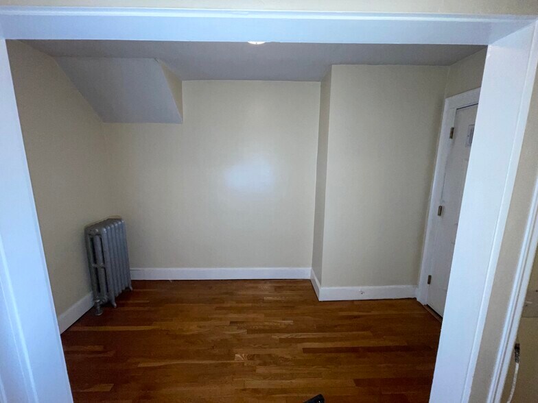 Building Photo - 25 Gorham Ave