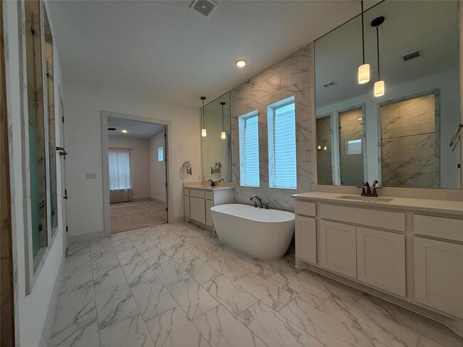 Building Photo - 1801 Cullera Dr