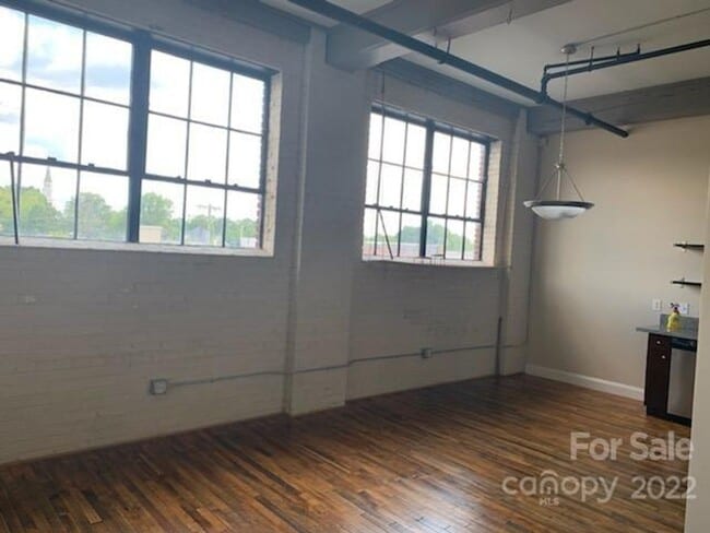 Building Photo - 109 N Hayne St