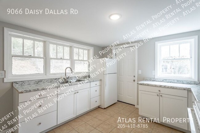 Building Photo - 9066 Daisy Dallas Rd