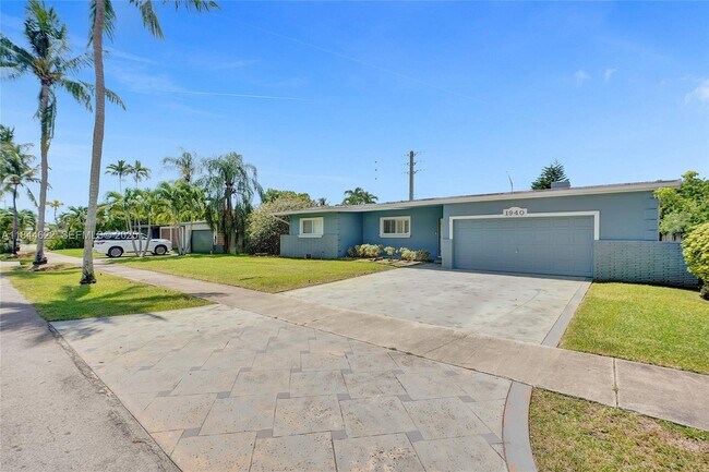 Building Photo - 1940 NE 185th Terrace