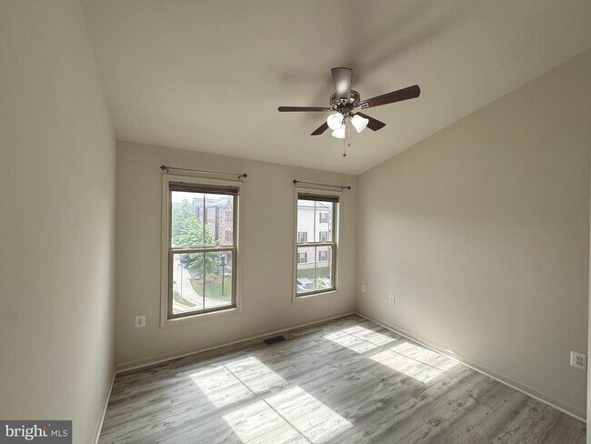 Building Photo - 23671 Sailfish Square