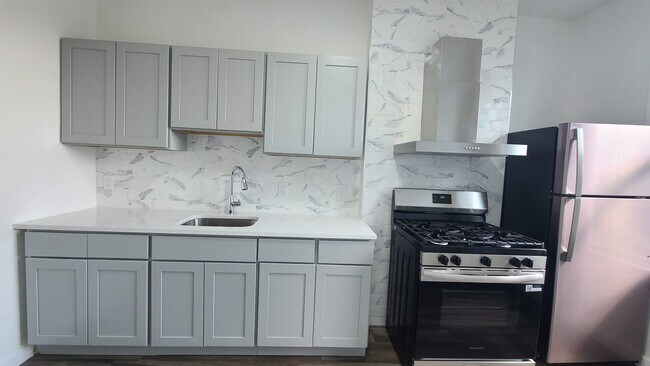 Building Photo - 113 63rd St