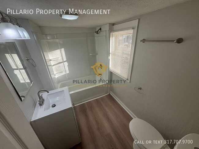 Building Photo - 555 S Harris Ave