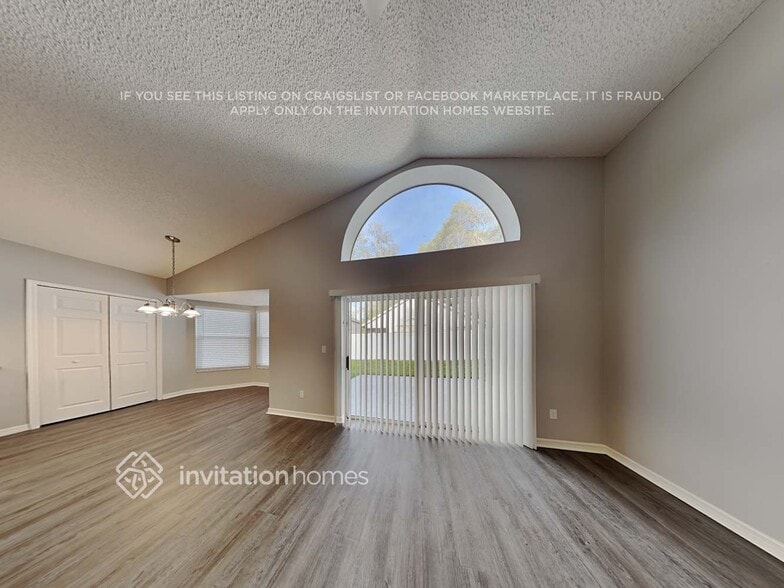 Building Photo - 4011 Fontana Pl