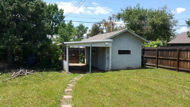Building Photo - DU Charming 1920's Bungalow 2 Beds 1 Bath  Available Now