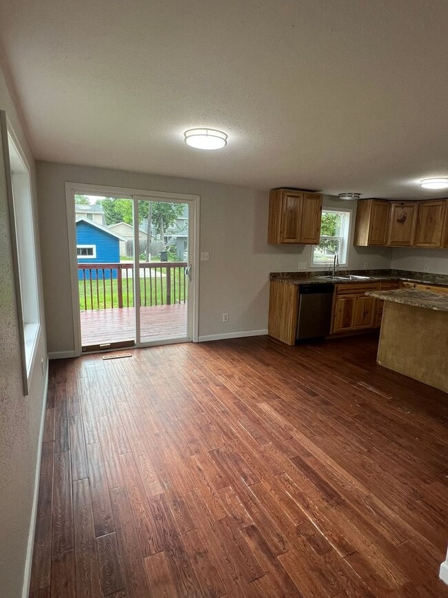 Building Photo - Recently Updated Single Family Home Available