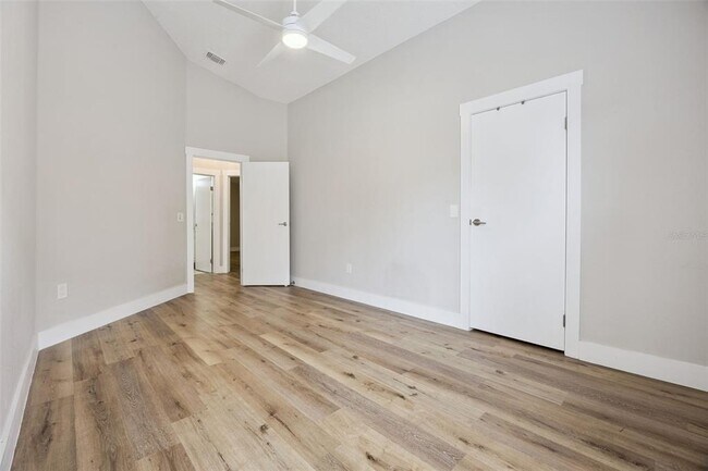 Building Photo - 7301 Spring Villas Cir