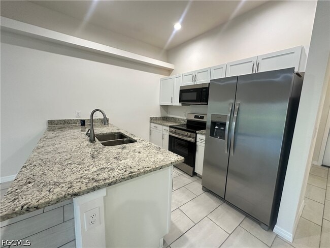 Building Photo - 3305 SW 15th Pl