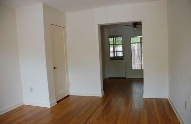 Building Photo - J02