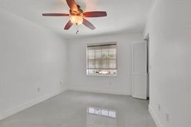Building Photo - 2410 NW 137th Terrace
