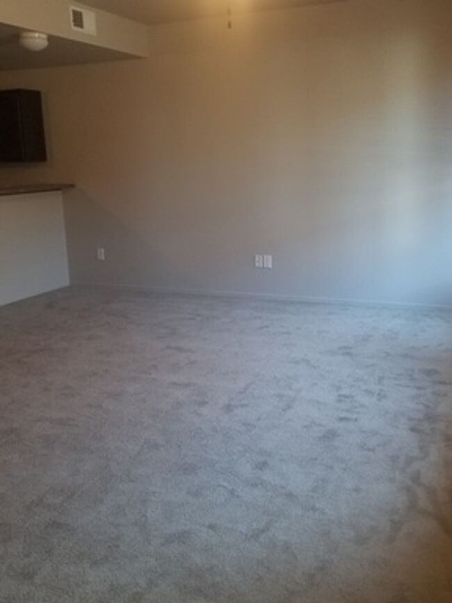 Building Photo - Eldorado Condo