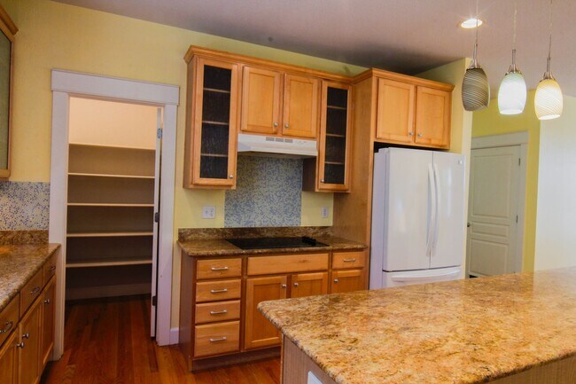 Building Photo - Prime Central Park 5bed/4ba