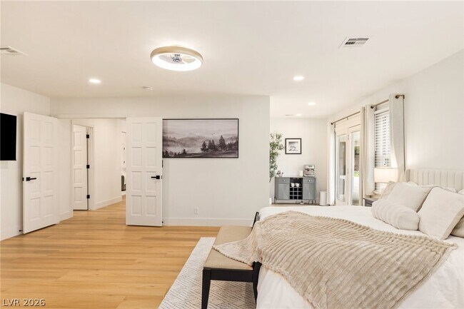 Building Photo - 4045 W Mardon Ave