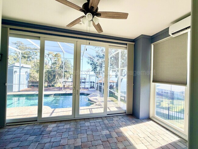 Building Photo - 5243 W Lake Butler Rd