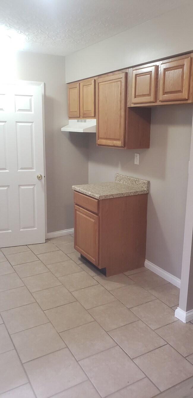 Building Photo - 4608 Aral Dr