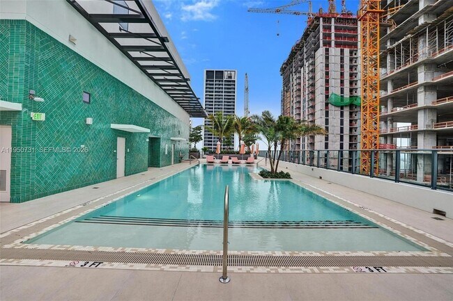 Building Photo - 11 NE 6th St