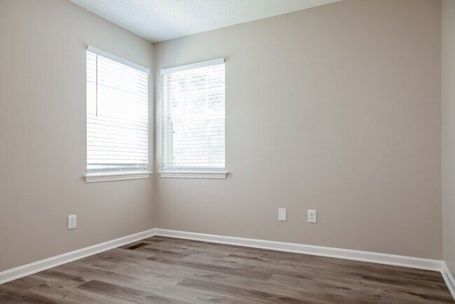 Building Photo - 8302 Bristol Ford Pl