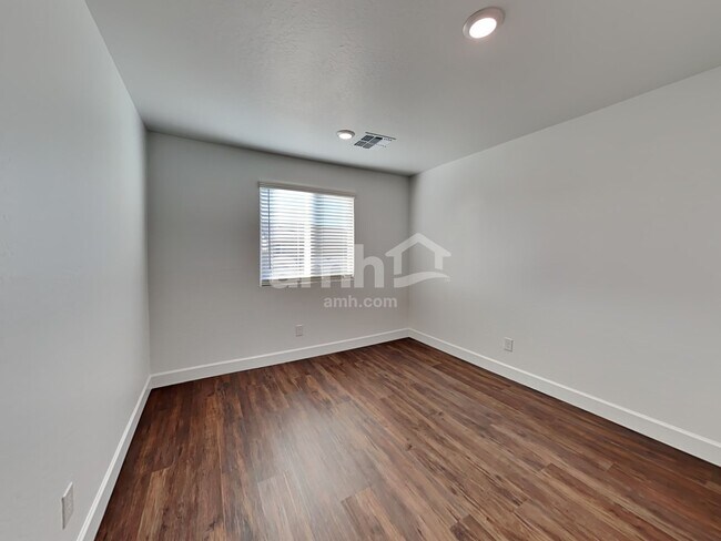 Building Photo - 17137 Puget Ave