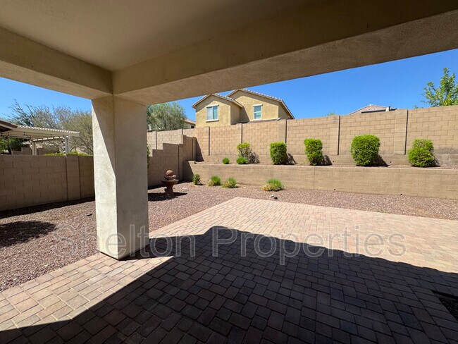 Building Photo - 20684 W White Rock Rd