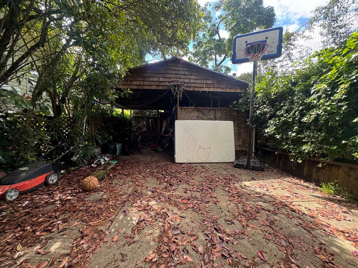 Building Photo - 2836 Derby St