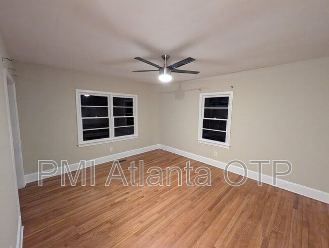 Building Photo - 1952 Wellbourne Dr NE