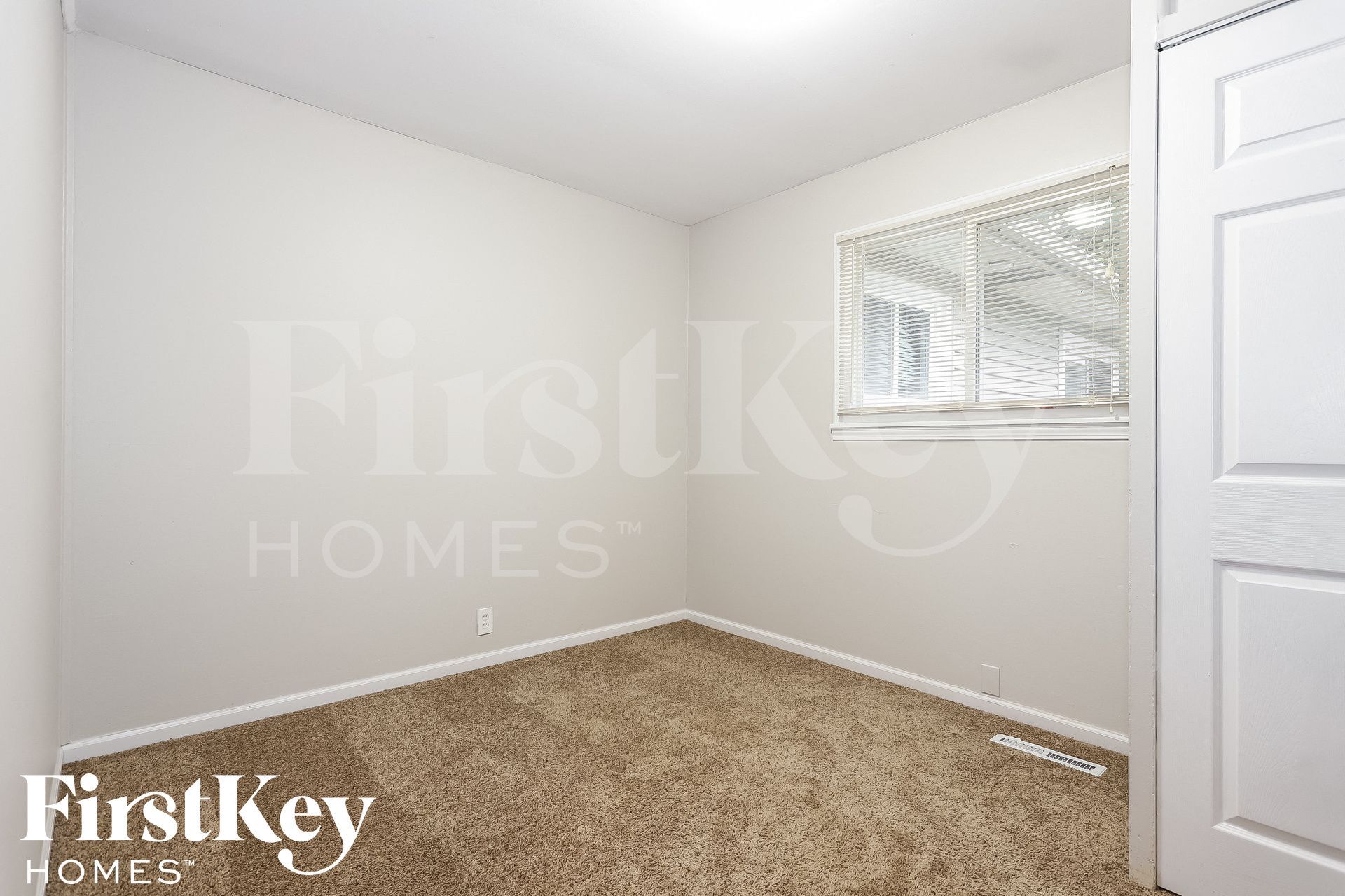 Building Photo - 17 Fir St