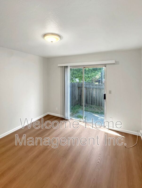 Building Photo - 15640 Usher St