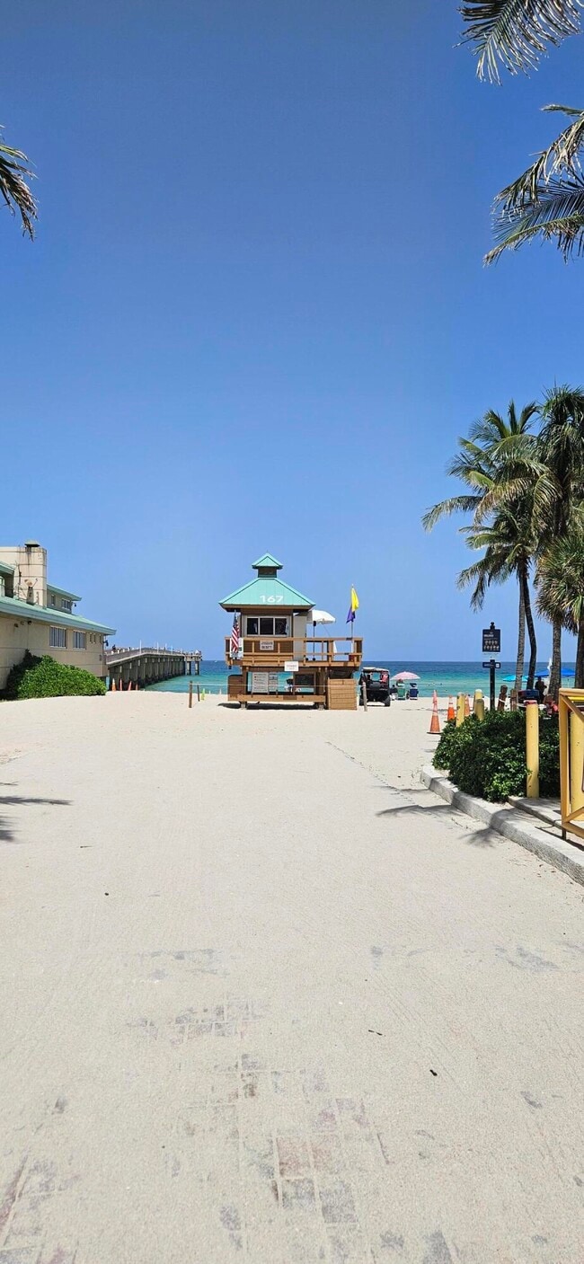 Building Photo - 200 Sunny Isles Blvd