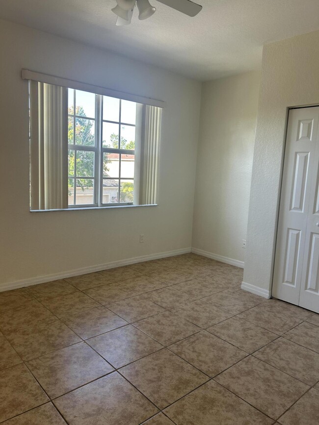 Building Photo - 9426 Windrift Cir