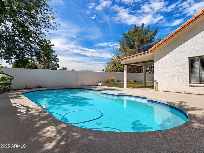 Building Photo - 1110 N Gull Haven Ct