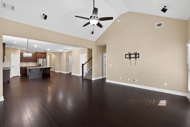 Building Photo - 2226 Kendall Park Dr