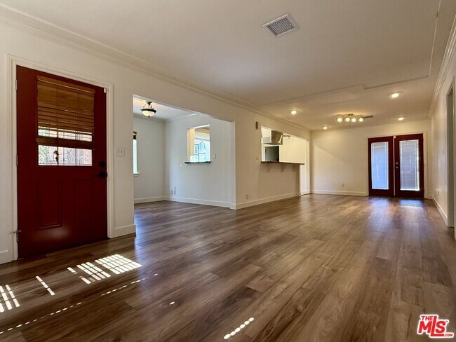Building Photo - 6205 Gentry Ave