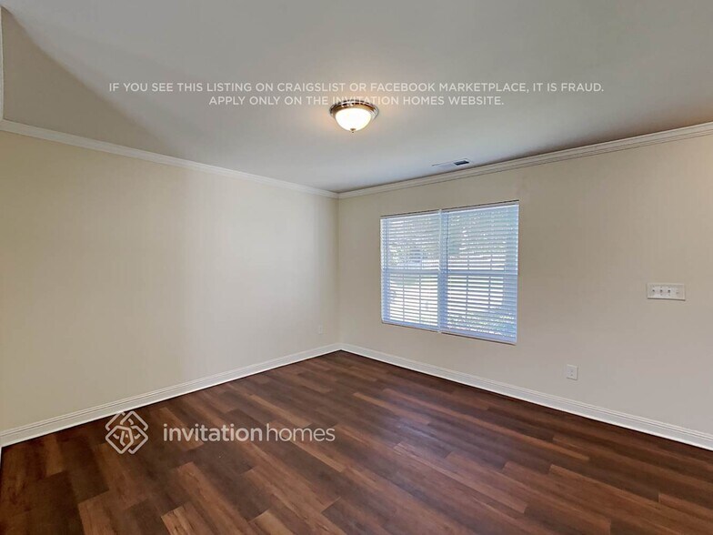 Building Photo - 9721 Hollyburgh Ter