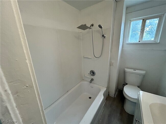 Building Photo - 3654 E 53rd St