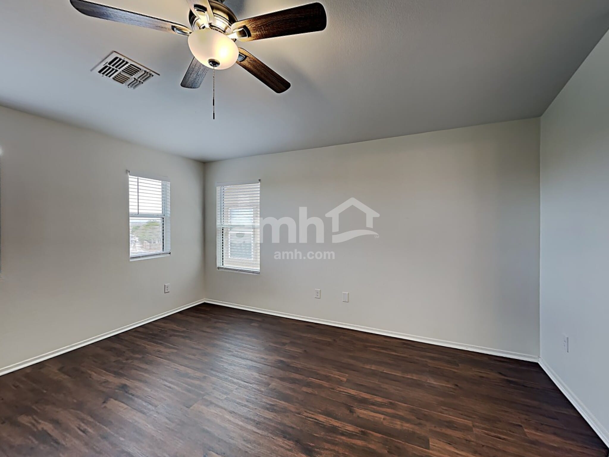 Building Photo - 562 W Paseo Celestial