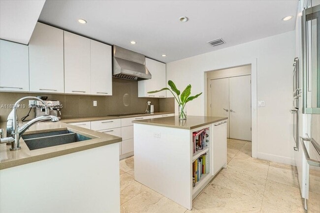 Building Photo - 435 Ridgewood Rd