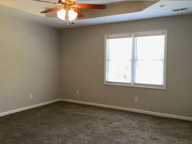 Building Photo - 1337 Pine Bluff Dr